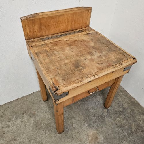fig 2. French Beech Butchers Block With Knife Rack