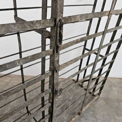 FRENCH LOCKABLE WINE CAGE 96 BOTTLES - ADDITIONAL PHOTO 5