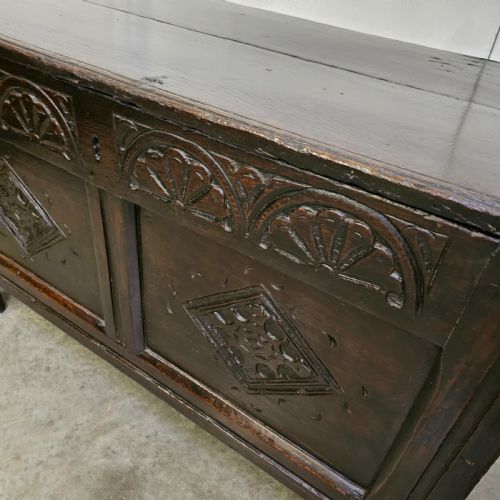 17TH CENTURY ENGLISH CARVED OAK COFFER - ADDITIONAL PHOTO 2