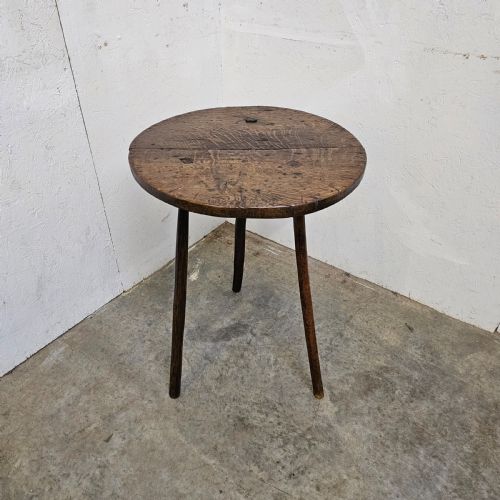 Primitive Oak Cricket Table