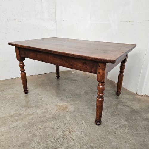 FRENCH OAK LOW TABLE ON TURNED LEGS - ADDITIONAL PHOTO 3