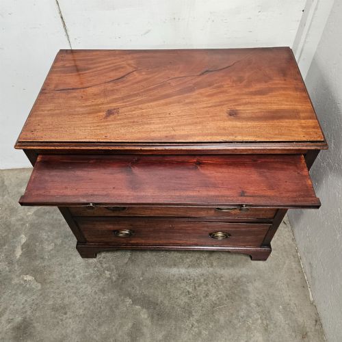 fig 1. Georgian Mahogany Bachelors Chest (Brushing Slide)