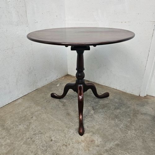 Georgian Mahogany Tilt-Top Wine Table