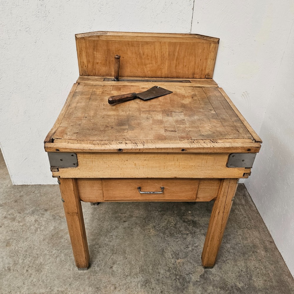 French Beech Butchers Block With Knife Rack View VI