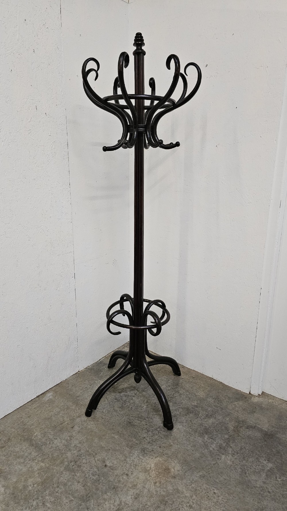 Revolving Bentwood Hatstand