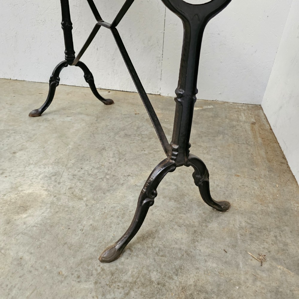 D-End Marble & Iron Bistrot Table View IV