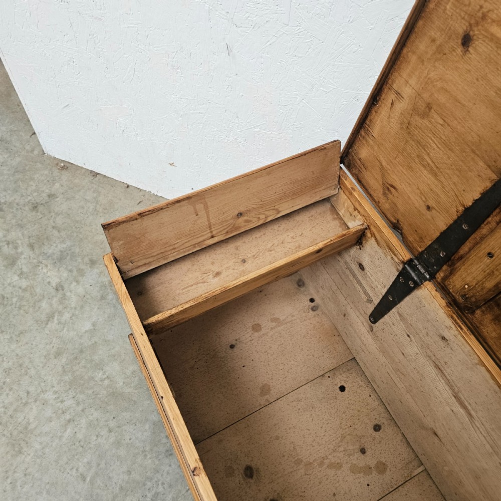 19th Century English Pine Blanket Box View V