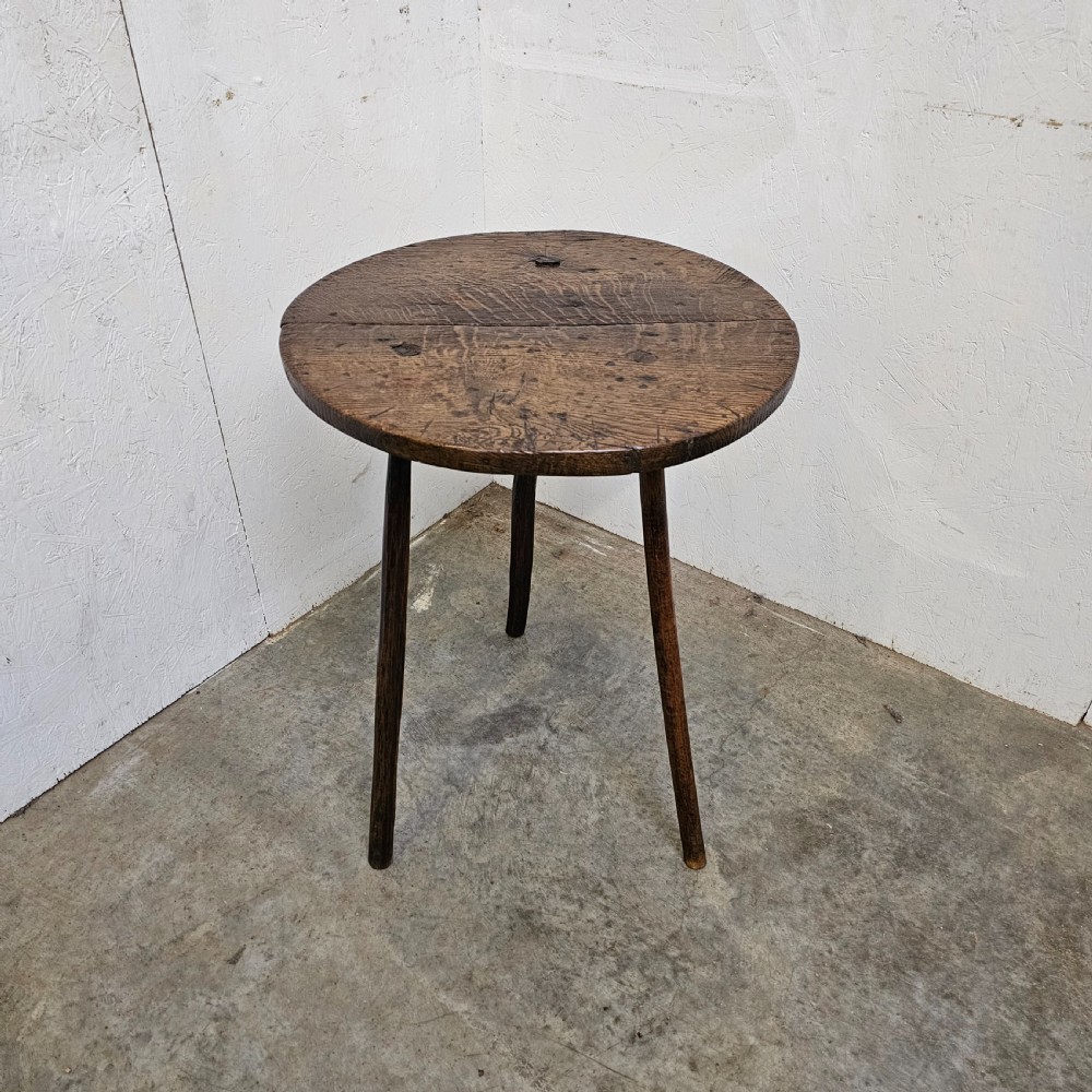 Primitive Oak Cricket Table