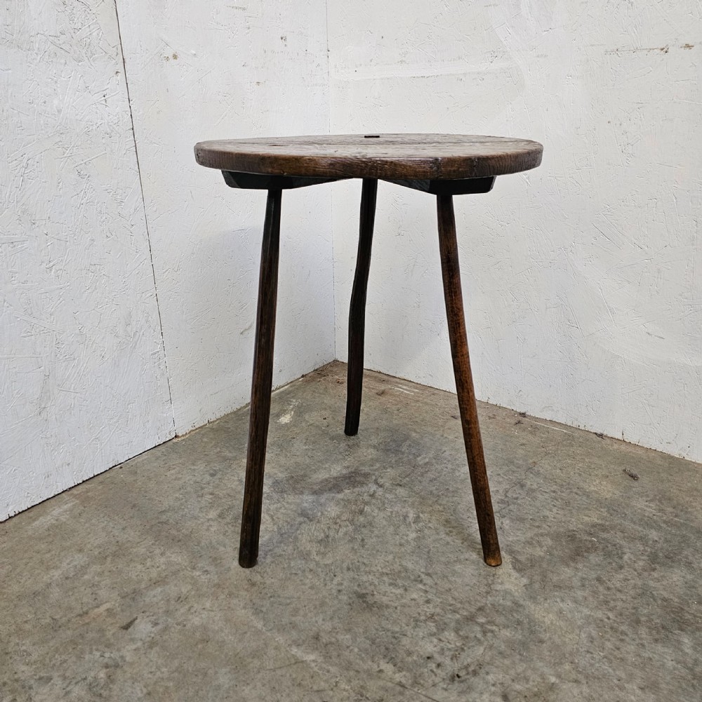 Primitive Oak Cricket Table View V