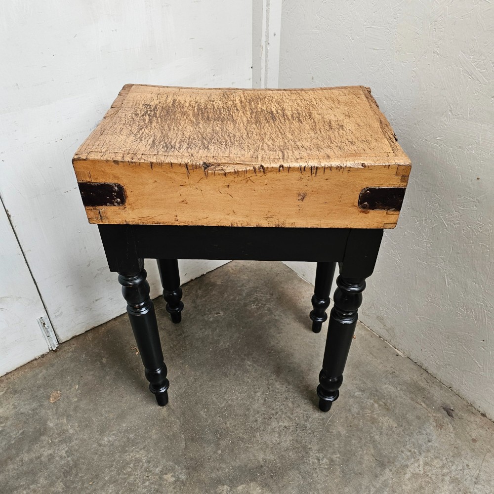French Beech Butchers Block On Turned Leg Base View V