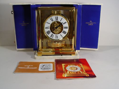 A VERY ORIGINAL AND GOOD CONDITION 1960S JAEGER LE COULTRE CLASSIC MODEL SWISS ATMOS CLOCK - ADDITIONAL PHOTO 1