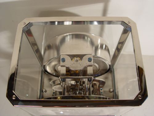 A VERY RARE 519 CAL RHODIUM PLATED 1953 LE COULTRE BELLJAR MODEL SWISS ATMOS CLOCK - ADDITIONAL PHOTO 8
