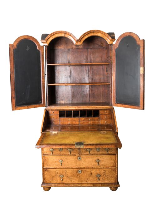 GEORGE I WALNUT DOUBLE DOOR BUREAU BOOKCASE CIRCA 1720 - ADDITIONAL PHOTO 1