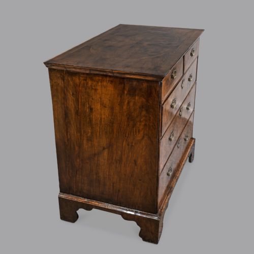 A GOOD GEORGE II WALNUT CHEST OF DRAWERS - ADDITIONAL PHOTO 1