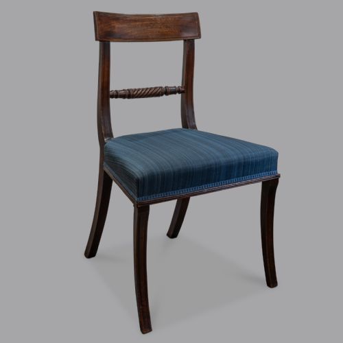 FOUR REGENCY MAHOGANY SABRE LEG DINNING CHAIRS - ADDITIONAL PHOTO 1