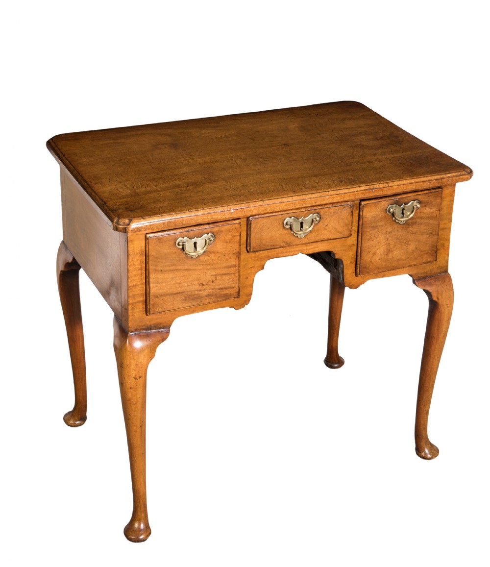 George II mahogany lowboy. Circa 1730