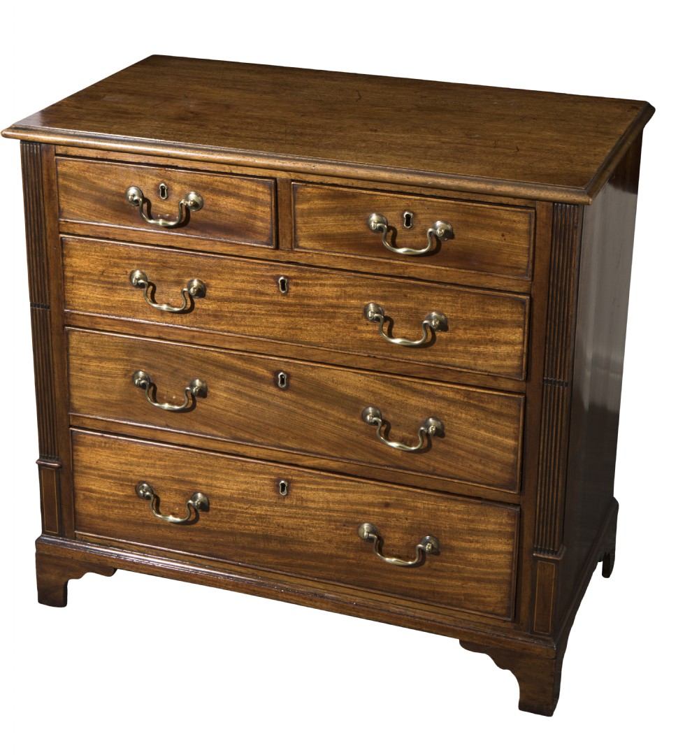Small George III mahogany chest. Circa 1780