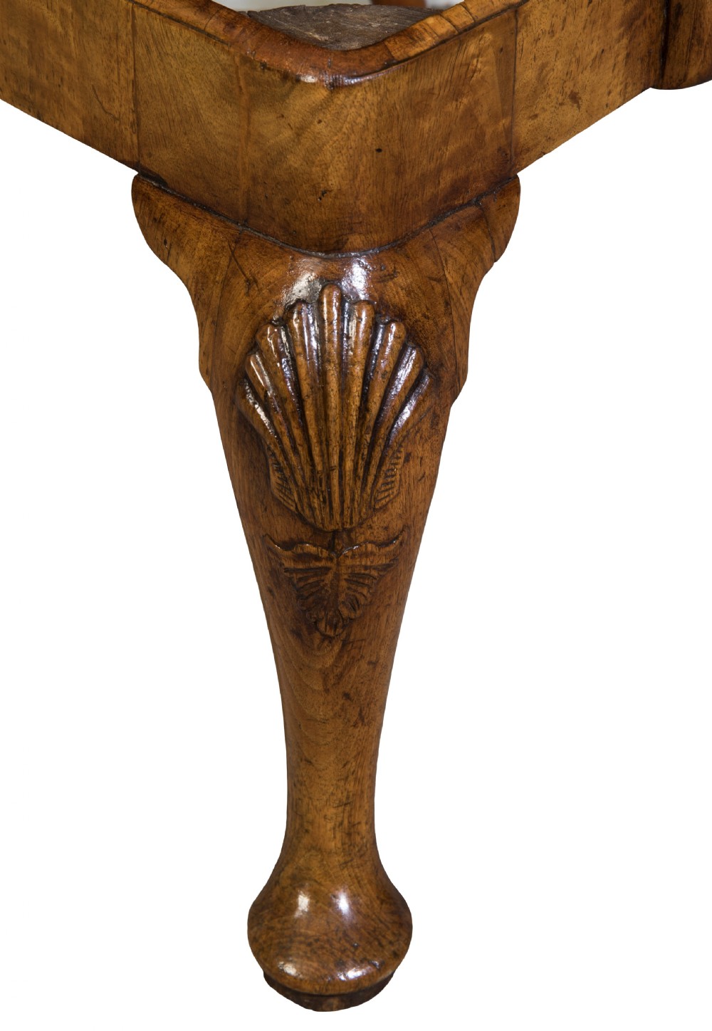 George II walnut armchair Circa 1730 View II