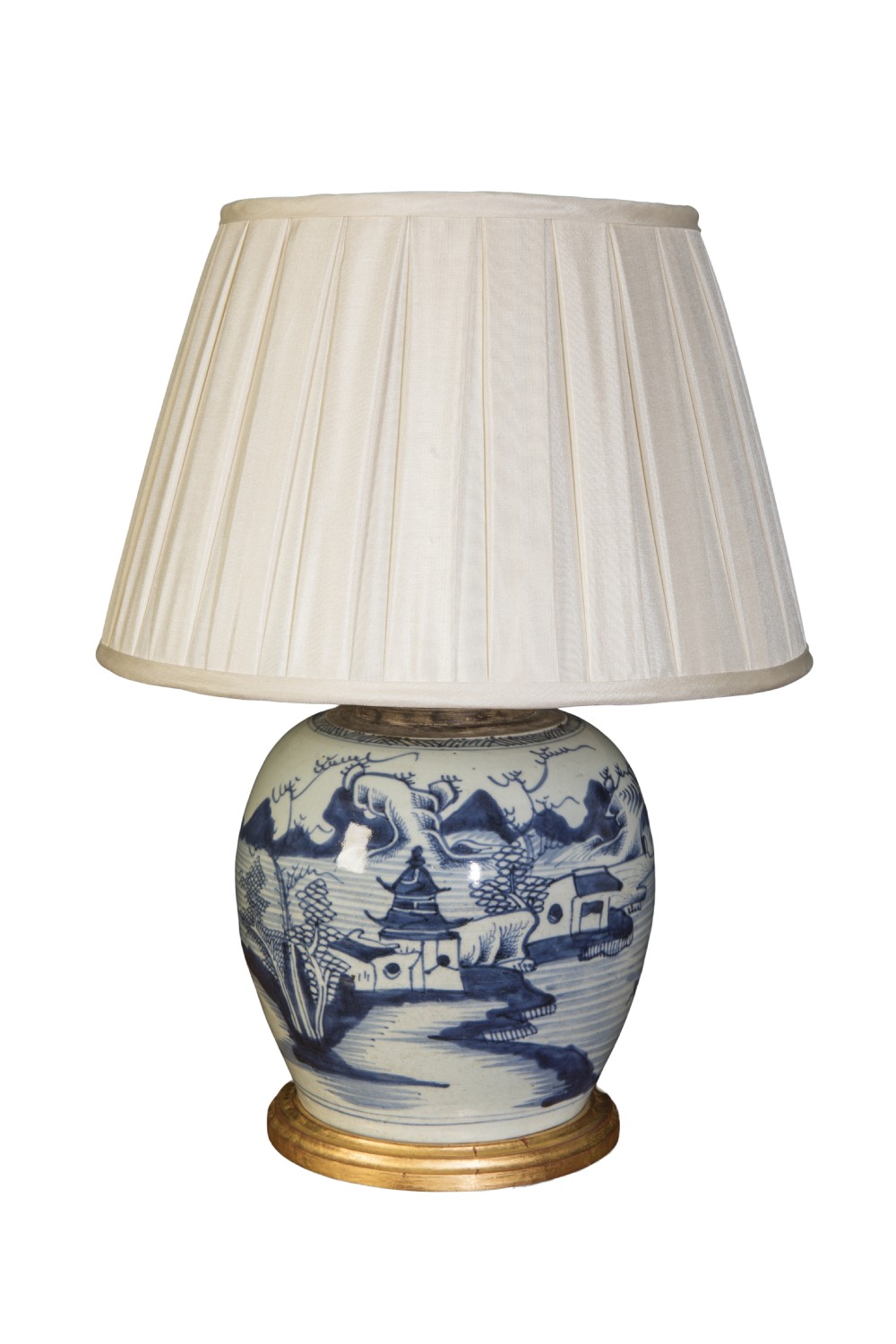 Late 18th century Chinese ginger jar . Circa 1800