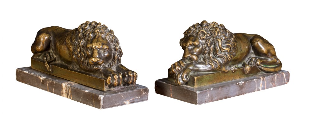 Pair of Regency bronze lions. Circa 1830