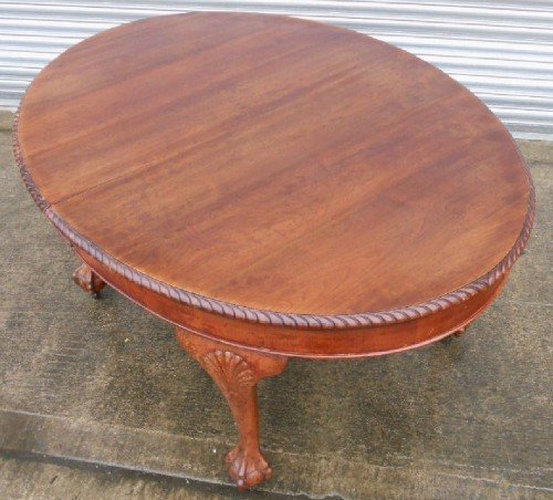 Oval Mahogany Extending Dining Table with Two Extra Leaves