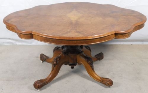 Victorian Burr Walnut Shaped Oval Pedestal Dining Table.
