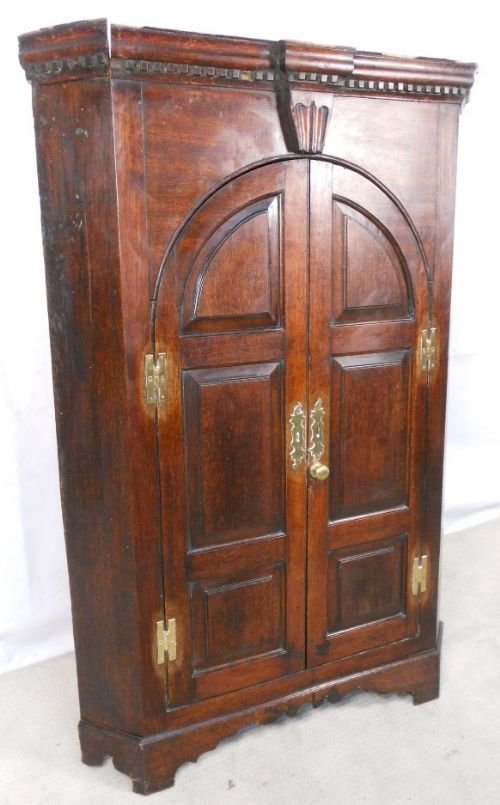 Large Georgian Oak Hanging Corner Cupboard