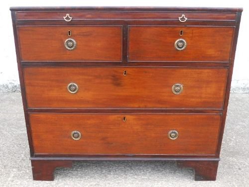 Georgian Mahogany Chest of Drawers with Brushing Slide