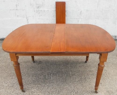 Edwardian Mahogany Extending Dining Table to Seat Six