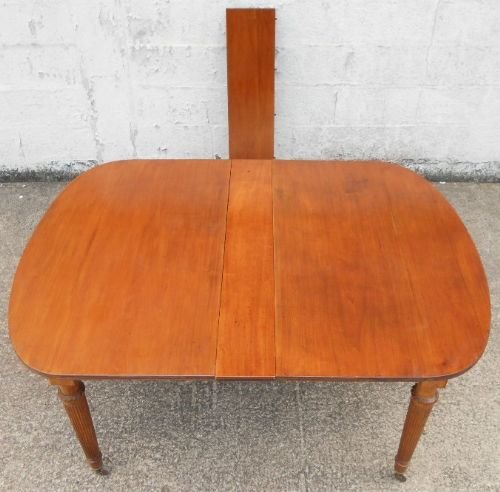 fig 1. Edwardian Mahogany Extending Dining Table to Seat Six