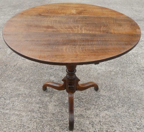 Georgian Round Oak Tilt Top Tripod Table