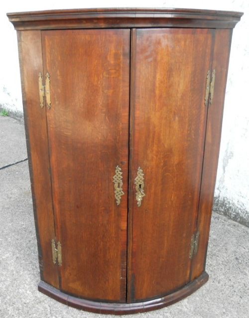 Georgian Oak Bowfront Hanging Corner Cupboard