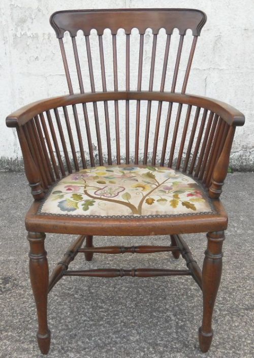 Quality Mahogany Spindleback Armchair