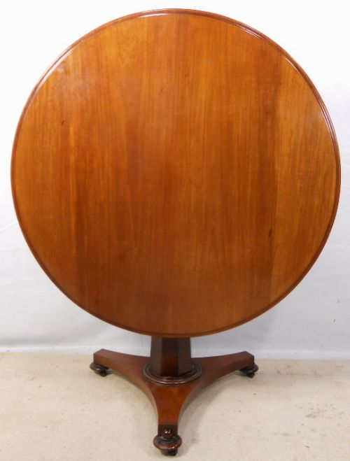 Victorian Mahogany Round Pedestal Breakfast Table