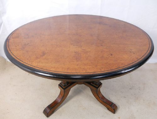 Victorian, Quality Oval Walnut Pedestal Centre Table