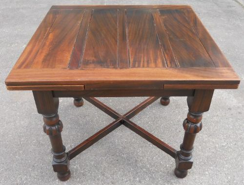 Walnut Drawleaf Extending Dining Table to Seat Six