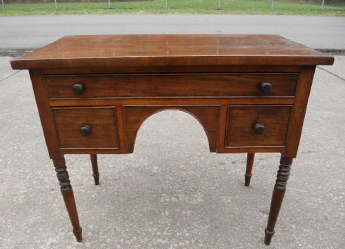 Georgian Mahogany Kneehole Side Table