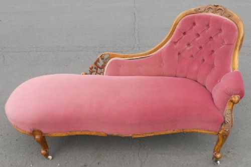 Victorian Walnut Framed Upholstered Chaise Longue Settee