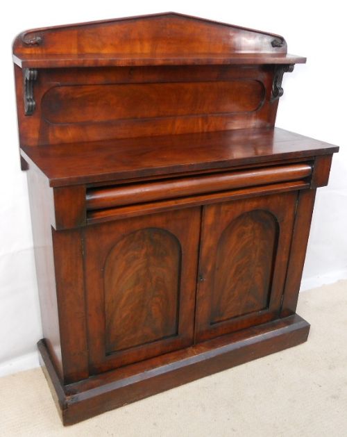 fig 1. Victorian Quality Mahogany Chiffonier 
