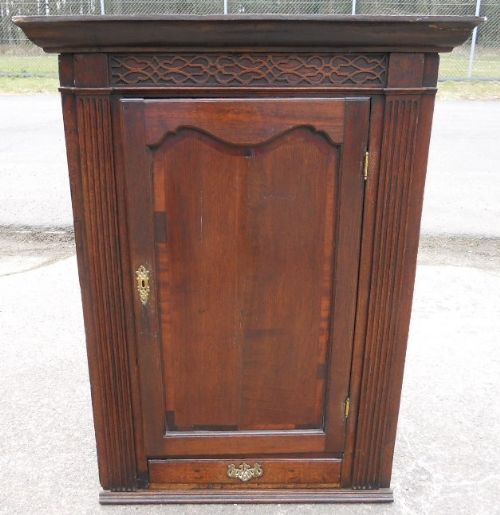 GEORGIAN OAK HANGING CORNER CUPBOARD
