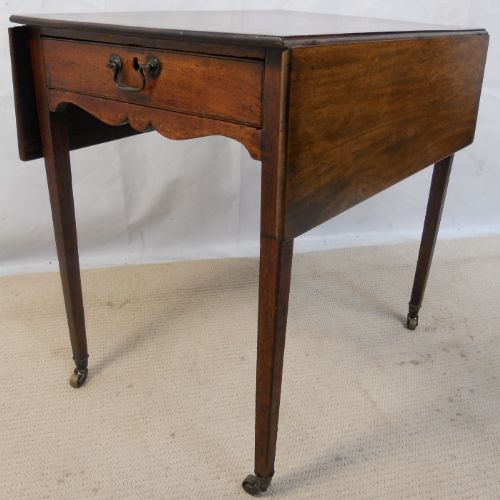 Georgian Mahogany Dropleaf Pembroke Table