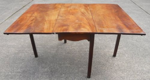 Georgian Mahogany Dropleaf Dining Table to Seat Six