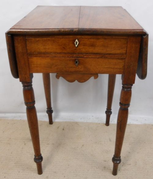 Georgian Mahogany Small Dropleaf Pembroke Table