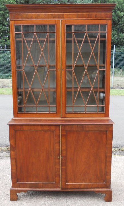 Georgian Mahogany Bookcase Cabinet