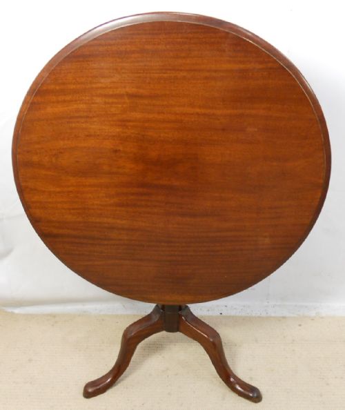 Georgian Mahogany Tripod Pedestal Supper Table