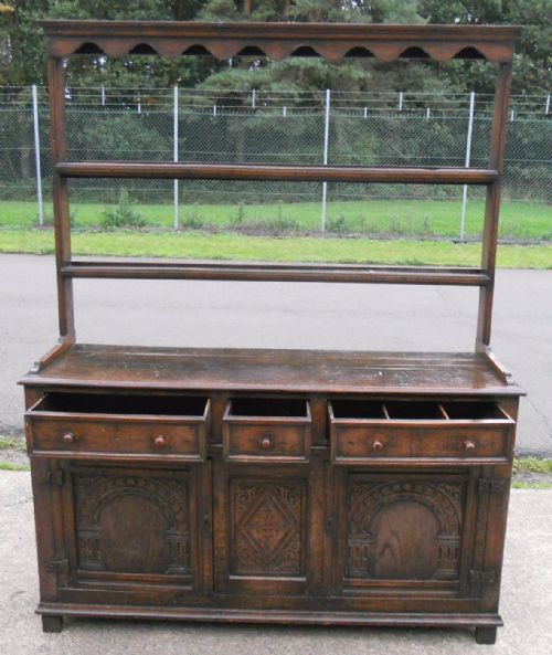 OAK DRESSER WITH CARVED BASE - ADDITIONAL PHOTO 6