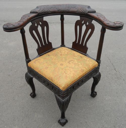 VICTORIAN CARVED OAK CORNER ARMCHAIR - ADDITIONAL PHOTO 1