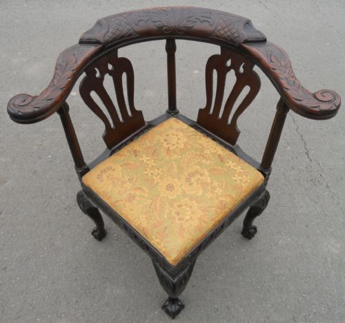 VICTORIAN CARVED OAK CORNER ARMCHAIR - ADDITIONAL PHOTO 2