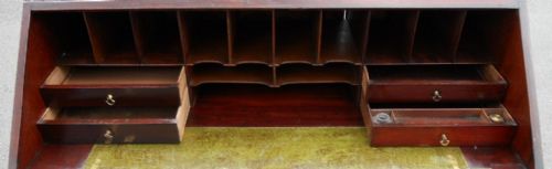 GEORGIAN MAHOGANY WRITING BUREAU - ADDITIONAL PHOTO 12
