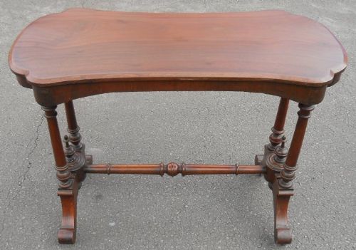 Victorian Mahogany Centre Stretcher Table